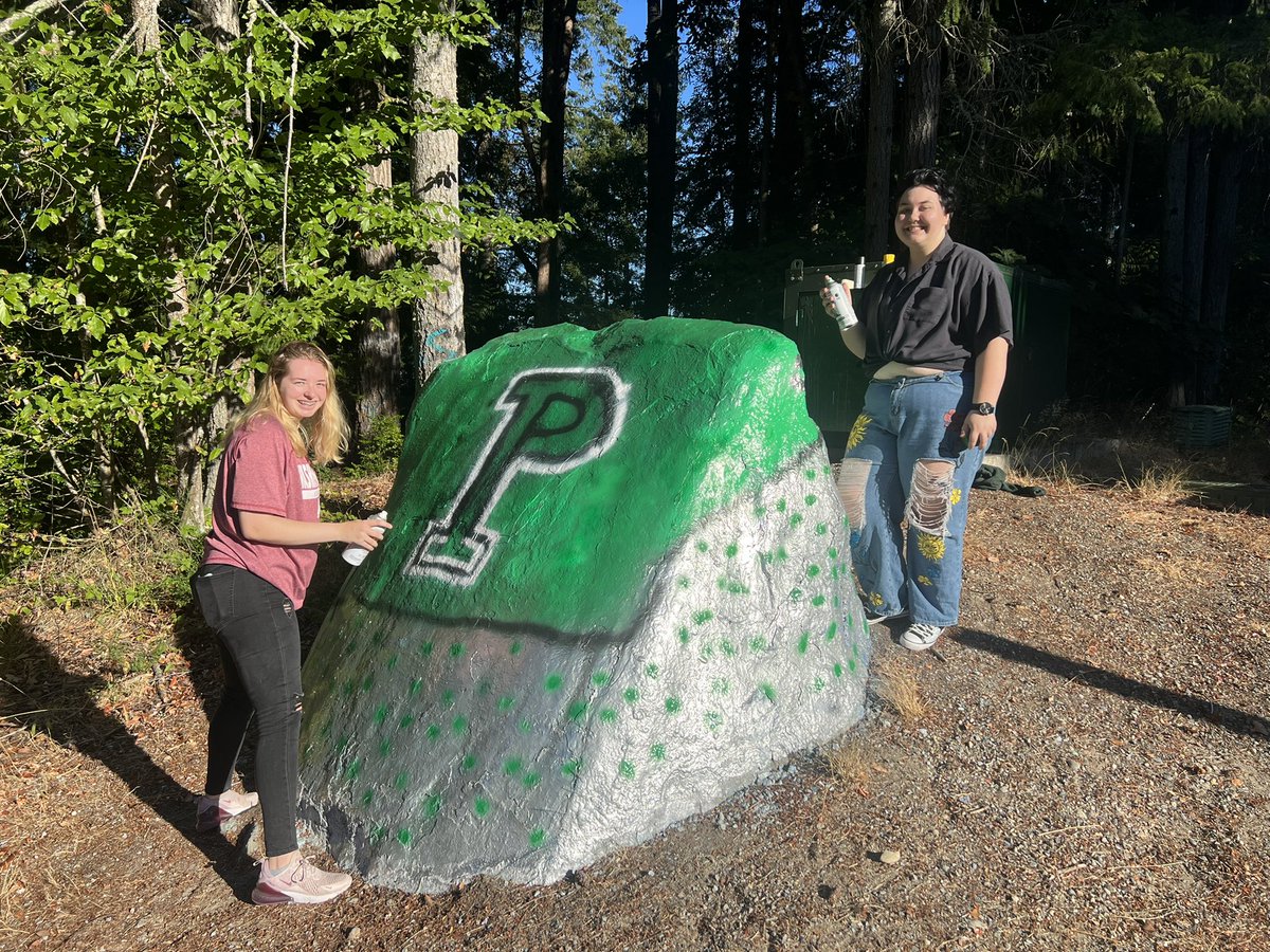 psdcomms's tweet photo. PHS Juniors Eren Blake &amp;
Haley DeLine paint the spirit rock in preparation for “Seahawk 101”, 9th grade orientation this morning. Welcome, new Seahawks! @psd401 @Peninsula1947 #InspireAndEmpowerPSD https://t.co/S1BToNcAcx