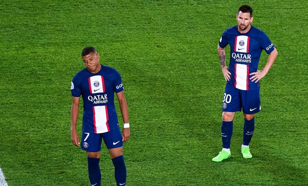 “Un jugador de 23 años chocándole el hombro a Leo Messi… Nunca he visto un ego tan grande en mi vida. Que alguien le recuerde a Kylian Mbappé que cuando Messi tenía su edad ya había ganado cuatro Balones de Oro” – Wayne Rooney ✍.

NdR: el cuarto lo ganó a los 25.