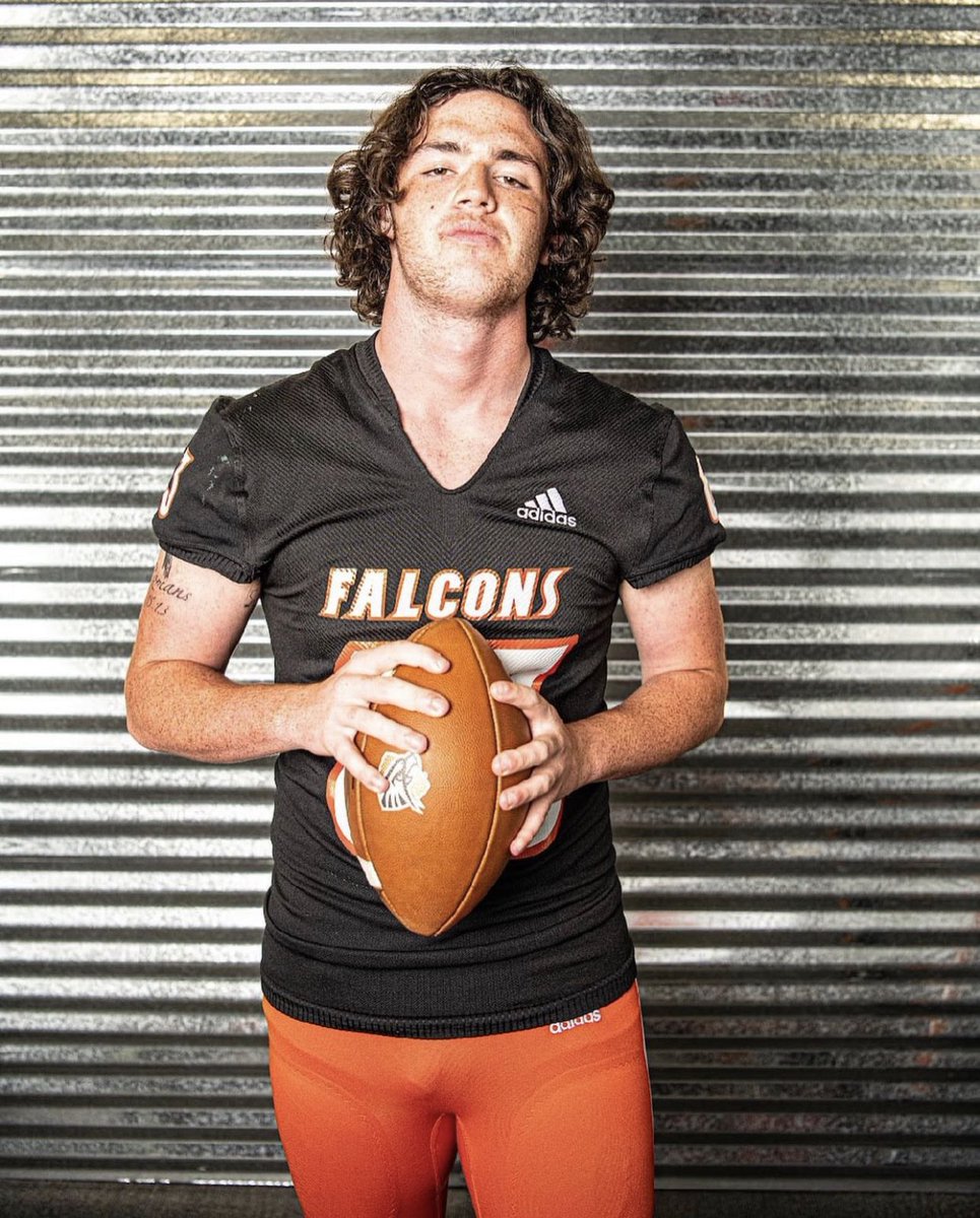KinneyJaxson's tweet photo. Freshman Year! Year 1! Falcon Proud!#UTPBfootball #FalconsUp #longsnapper https://t.co/DbtxGwMvn3