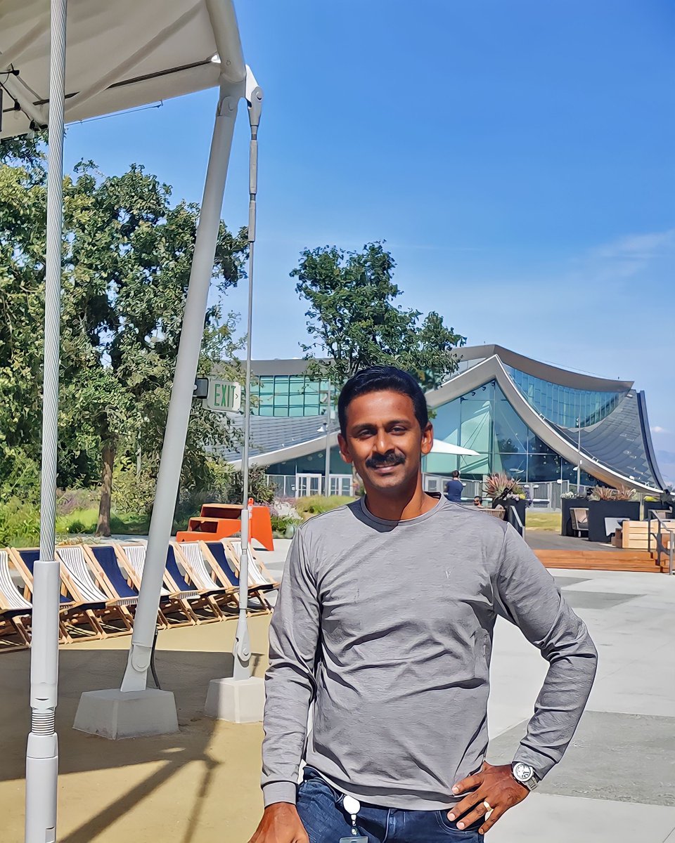 lifeatgoogle's tweet photo. Meet Johnson Jose, an Engineering Director on the Application Engineering team in Google Cloud India!
In the newest #MyPathToGoogle, Johnson shares what led him to Google, his inspirations, and some helpful advice to aspiring Googlers! → https://t.co/HTpYJUOEeh https://t.co/tFpnUo1QcO