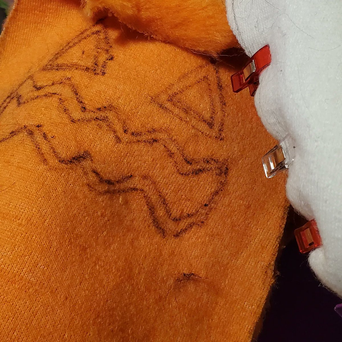 BatsyWatsySuits's tweet photo. โจ๏ธSome work in progressโจ๏ธ
Working on tails, a premade and a personal suit
Also some high quality ferret cuddles to get you through your day
#fursuitwip #fursuitworkinprogress #batsywatsycreations #fursuitmaker #ferret https://t.co/iG49XBw8tX