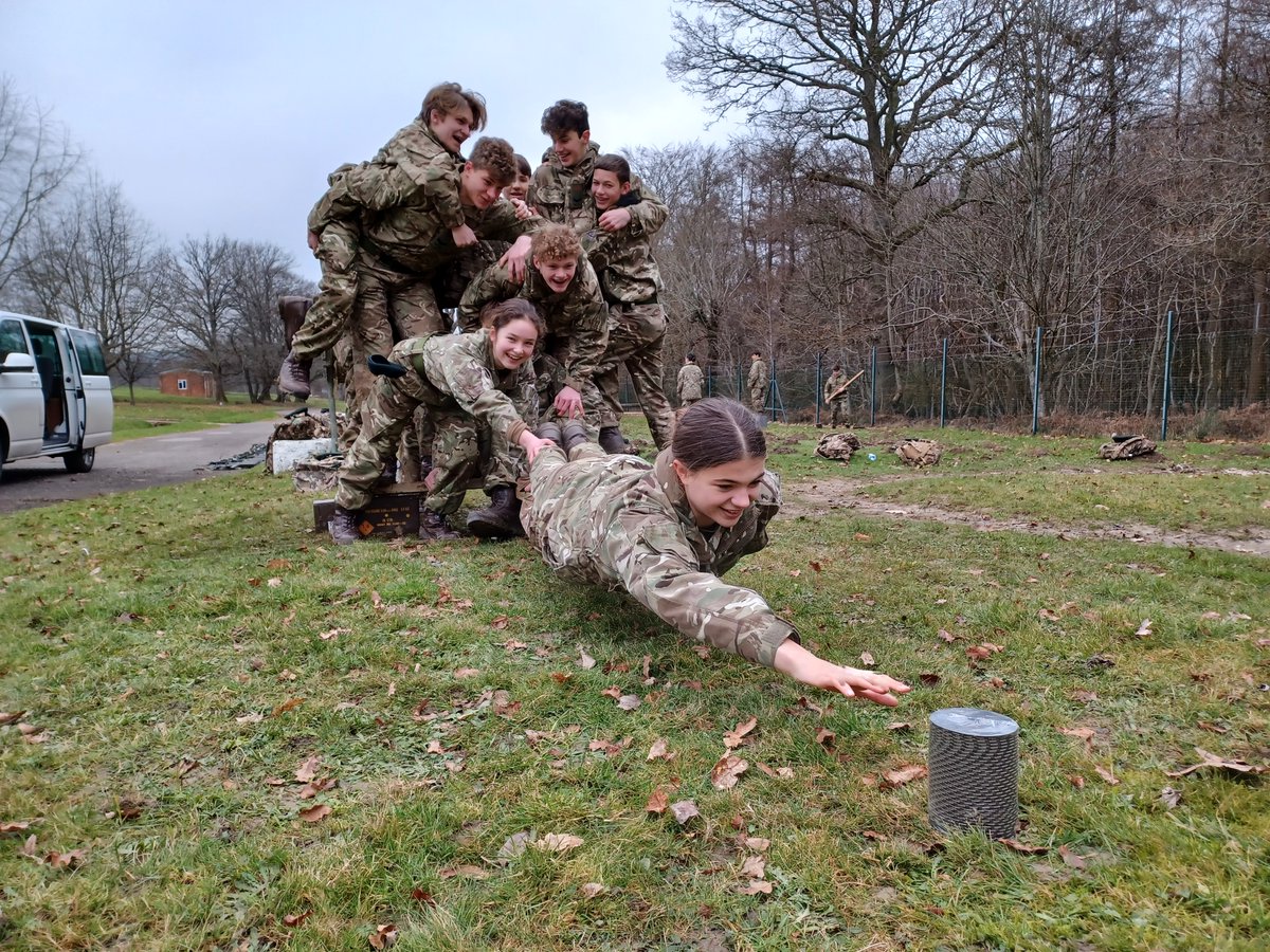 PangCollCCF's tweet photo. Becoming a #PanCollCCF Cadet in #PangCollYear10 has heaps of benefits. The most obvious being that you get to take part in loads of exciting and challenging activities such as fieldcraft, adventure training, first aid, music, sports and shooting, to name a few. @PangbourneColl https://t.co/ktBBiXZLII