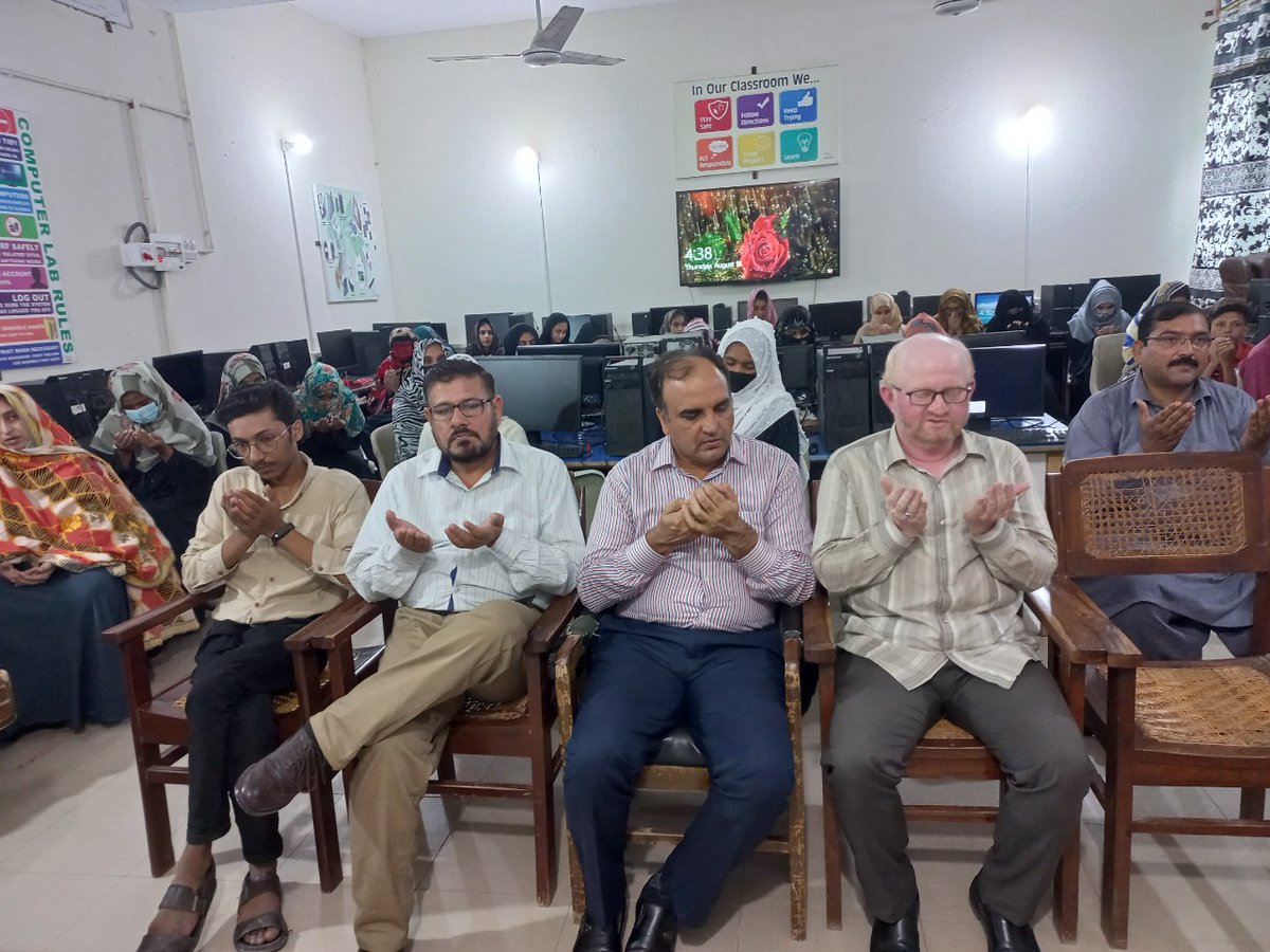 ab11574's tweet photo. اللہ پاک کے فضل وکرم سے آج وی ٹی آئی مظفرگڑھ میں ایمازون ورچوئل اسسٹنٹ کے دو بیچز کا آغاز ہو گیا ہے ، ریجنل مینیجر ساؤتھ مرزا طارق بیگ ، Ace Connect سے ٹرینر حذیفہ ، ماسٹر ٹرینر شوال عباس اور وی ٹی آئی مظفرگڑھ کا سٹاف اس تقریب میں شریک ہوئے @PvtcRm @SamDgk @vtimuzaffargarh https://t.co/OAhWDfkOKO