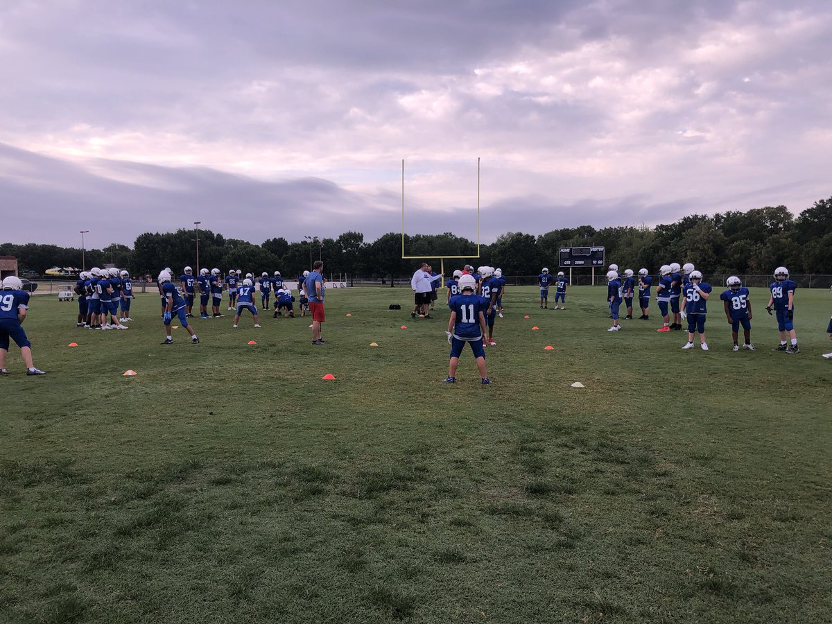 7th Grade Mustangs brought the juice this morning!! 

First day of pads is always an exciting time. Thank you <a href="/FordMustangsPTA/">Ford MS PTA</a> staff for having us out. The future is bright!! 

#WeWillWin | 🅰️🆙🦅| #RecruitTheA