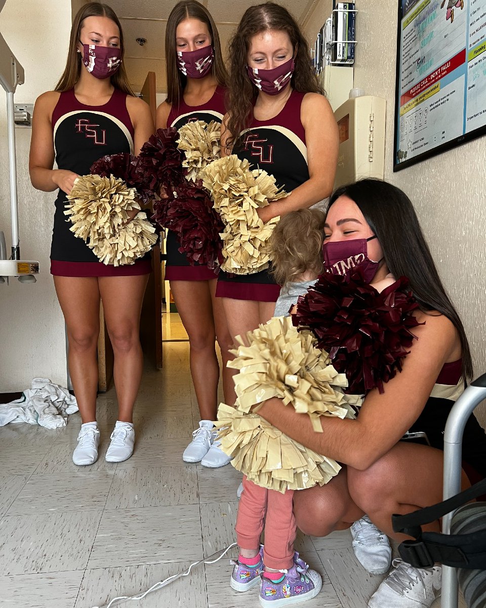 TMHFORLIFE's tweet image. .@FSU_Cheer had a very sweet visit with patients in our Children&apos;s Center yesterday! 📣 💙