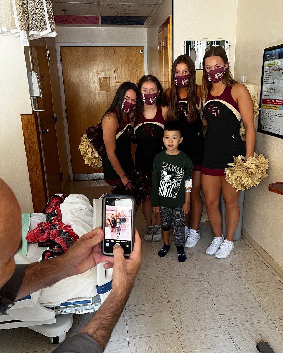 TMHFORLIFE's tweet image. .@FSU_Cheer had a very sweet visit with patients in our Children&apos;s Center yesterday! 📣 💙