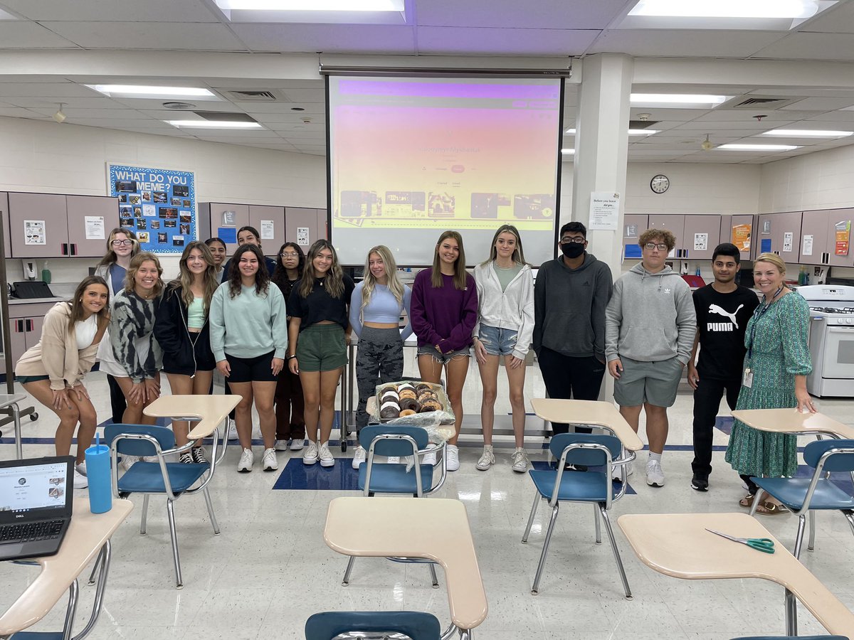 LPPsychWest's tweet photo. On Wednesday West Campus SST surprised a few classrooms who had 100% attendance to their first hour class! Keep it up, Lancers! https://t.co/BZr2Wx4psv