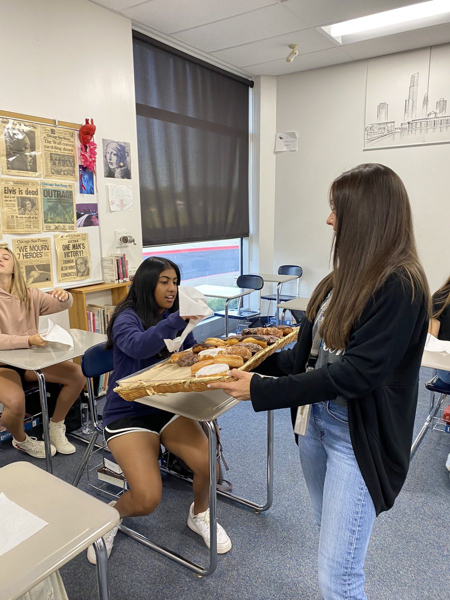 LPPsychWest's tweet photo. On Wednesday West Campus SST surprised a few classrooms who had 100% attendance to their first hour class! Keep it up, Lancers! https://t.co/BZr2Wx4psv