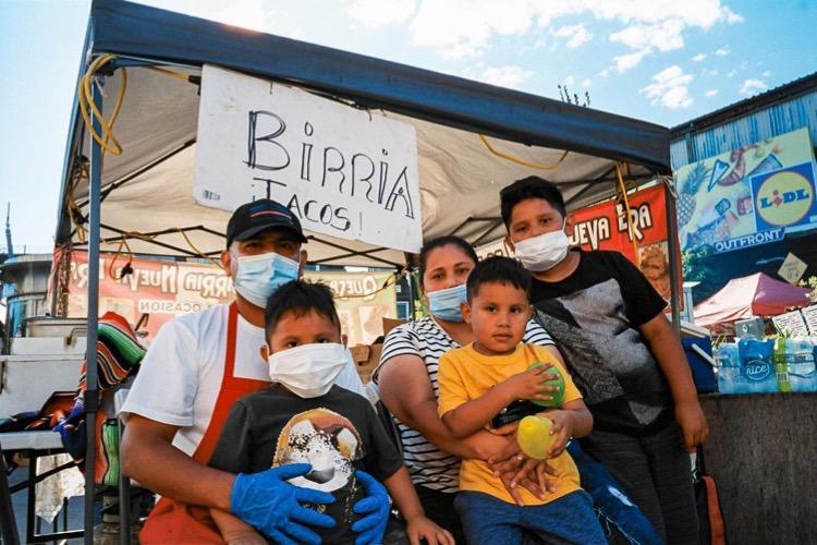 TransAlt's tweet photo. $1,000 ticket for a $3 taco?
Street vending kept immigrant families like Ismael's afloat during the pandemic. Now, exorbitant fines are forcing them into debt.
NYC must formalize —not fine — our smallest businesses. #PermitsNotTickets https://t.co/A8bxEIcblA
