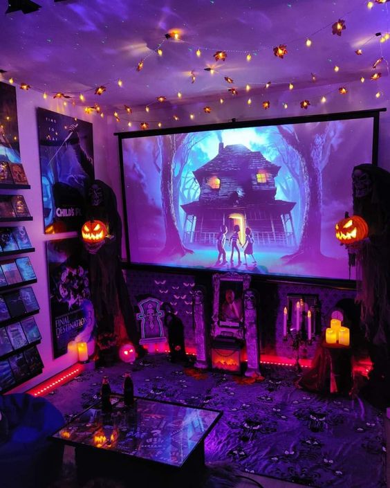 HauntedGlobal's tweet photo. Movie night goals🖤

#HorrorFam #HorrorFamily #HorrorCommunity https://t.co/0hBwyShWmk