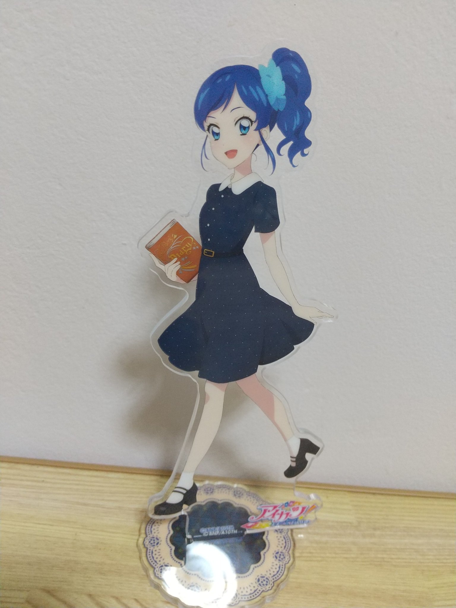 キーホルダー　星宮いちご　霧矢あおい　アイカツ アイカツ 雨の日 特典 キーホルダー 星宮いちご 紫吹蘭 藤堂