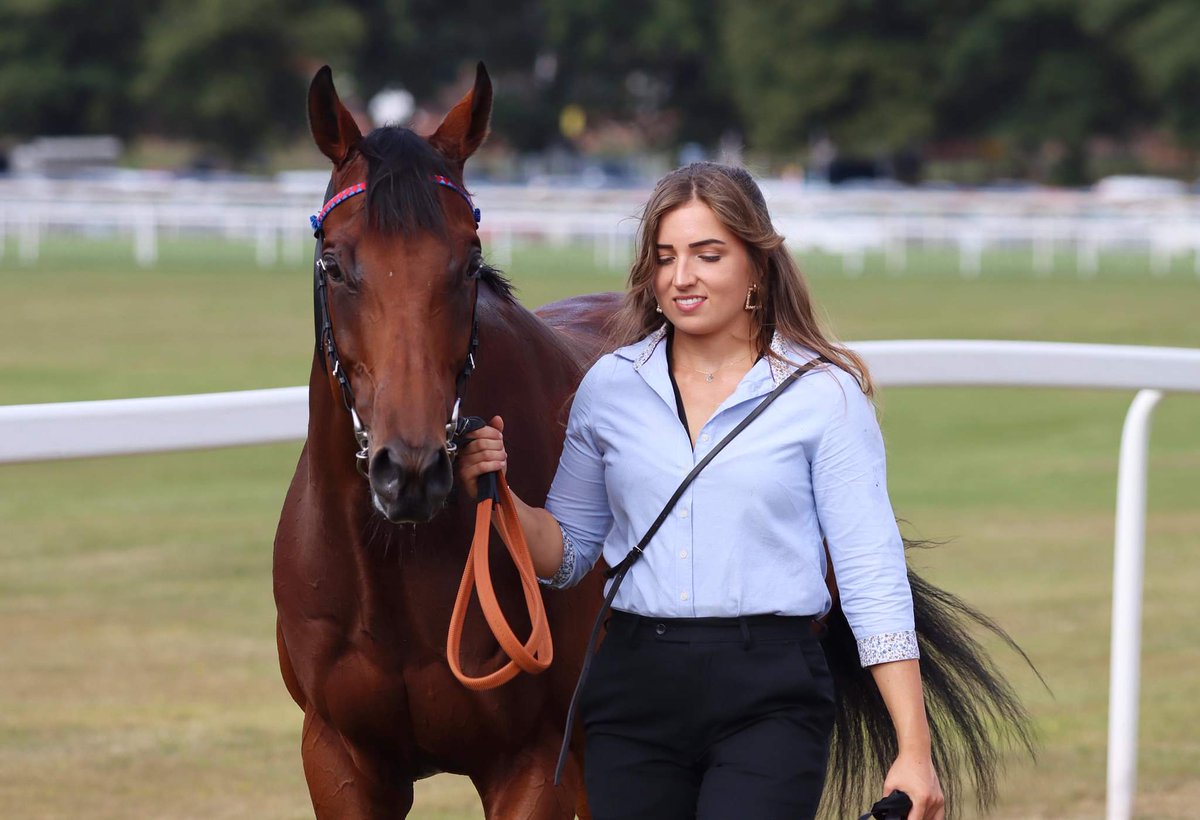 kimxlynnx's tweet photo. Walking back with Dubai Honour after the #JuddmonteInternational.
Unbelievable scenes to witness when #Baaeed flew home to score his 10th win.👑🏆 Amazing to see horse racing history being made.👏 #TeamHaggas #EborFestival https://t.co/p9qoFGFvVn