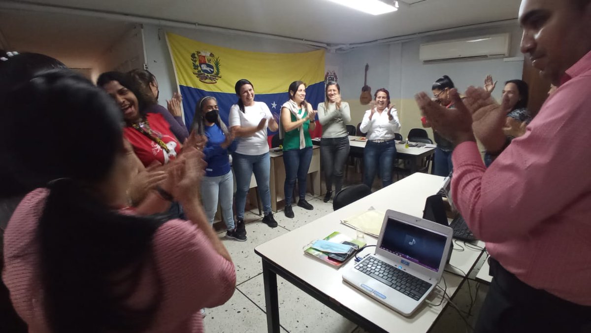 Ayer #17Ago se realizó el Simposio 'Políticas Educativas. Espacio para la Convivencialidad Institucional desde la Zona Educativa Guárico', con la participación del personal de planta de la @ZEGuarico.
@NicolasMaduro
@_LaAvanzadora
#VenezuelaEmprende
#EscuelasAbiertas2022