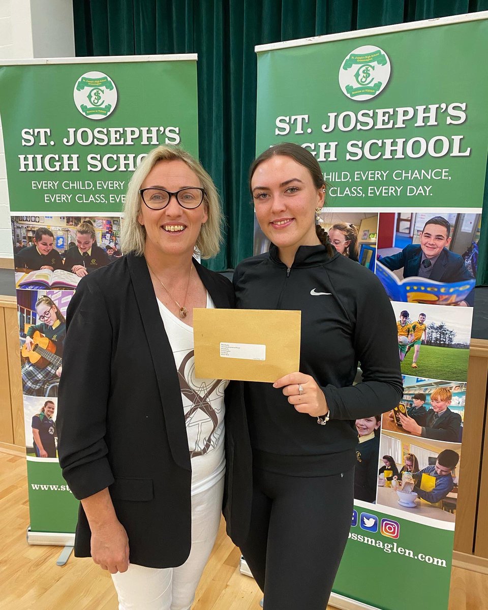 💚💛🎉Congratulations to our class of 2022 on their outstanding A Level results. 🎉💚💛 #AlevelResultsDay2022