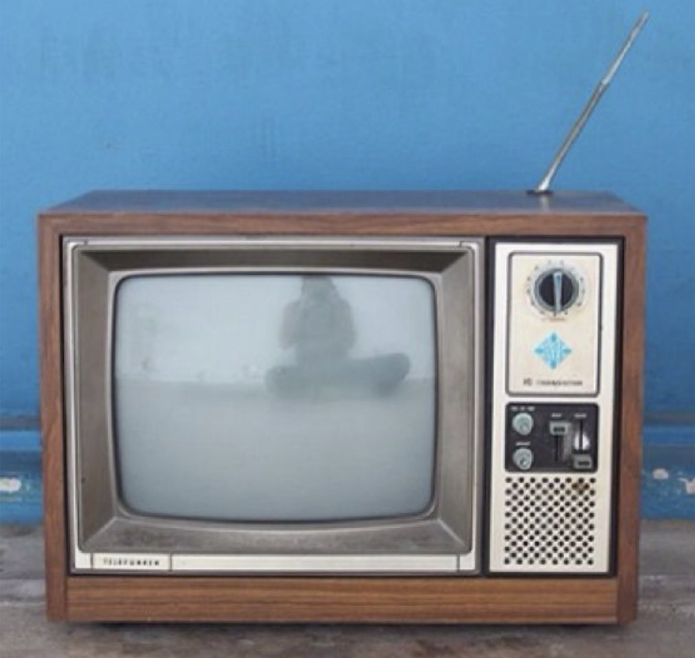 VPikey's tweet photo. Sat in @thebevy with @brightonrebel and @BHAFCBEN83 BREAKING NEWS, they are upgrading the telly box in preparation for the World Cup. #modcons https://t.co/HEwgzOMsCm