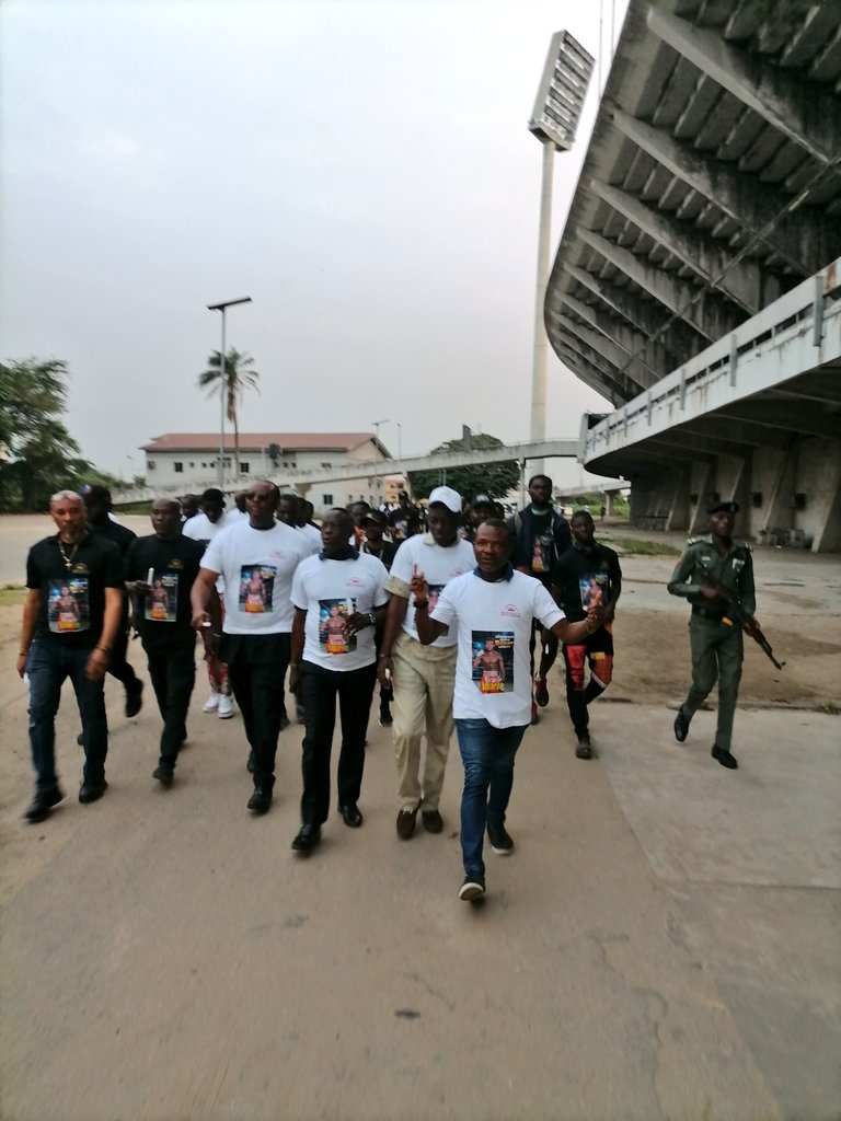 I joined in the first of it's kind procession for a fallen undefeated champ, MIRACLE 'Active Boxer' AMAEZE (2-0-0, 2KOs) who died from head injuries from a poorly managed sparring session on July 23rd.
#MiracleLiveson
<a href="/monarchpromotn/">Monarch Promotions</a>