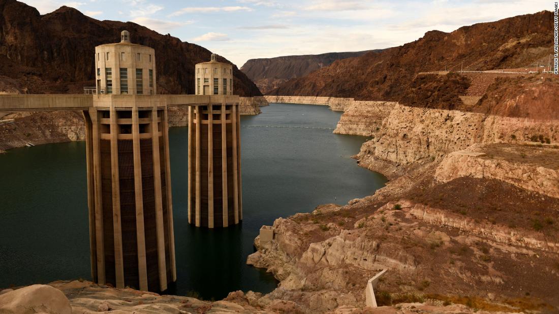 ASUinCA's tweet photo. #ASUExpert and director of the @KylCenter weighs in on the #ColoradoRiver crisis growing across the west; read on: https://t.co/UHXfNFgQsH https://t.co/kamsXLq2kS