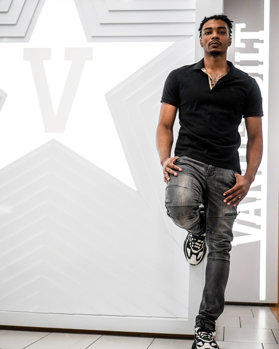 Vanderbilt Men's Basketball (@vandymbb) on Twitter photo ⚓️ Couldn't be more proud of Rodney Chatman for officially completing his master's degree‼️
“I would like to thank God for allowing me to be blessed with the opportunity to graduate from a prestigious University like Vanderbilt. Proud to officially be an alumni 👨🏽🎓” - <a href="/RodneyC_/">Rodney Chatman</a> ⚓️ Couldn't be more proud of Rodney Chatman for officially completing his master's degree‼️
“I would like to thank God for allowing me to be blessed with the opportunity to graduate from a prestigious University like Vanderbilt. Proud to officially be an alumni 👨🏽🎓” - <a href="/RodneyC_/">Rodney Chatman</a>