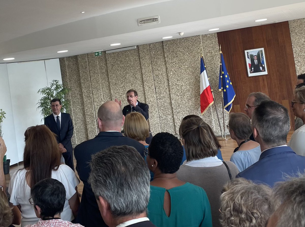 FFB95's tweet photo. Très honorés d’être présents à la cérémonie de départ de Maurice Barate qui devient @Prefet18 . Nous avons apprécié son réalisme, son écoute, ses engagements vis à vis du BTP et du monde économique du Val d’Oise. Félicitation M le Préfet Maurice BARATE! @FFBCHER https://t.co/jbTOtnL7Gl