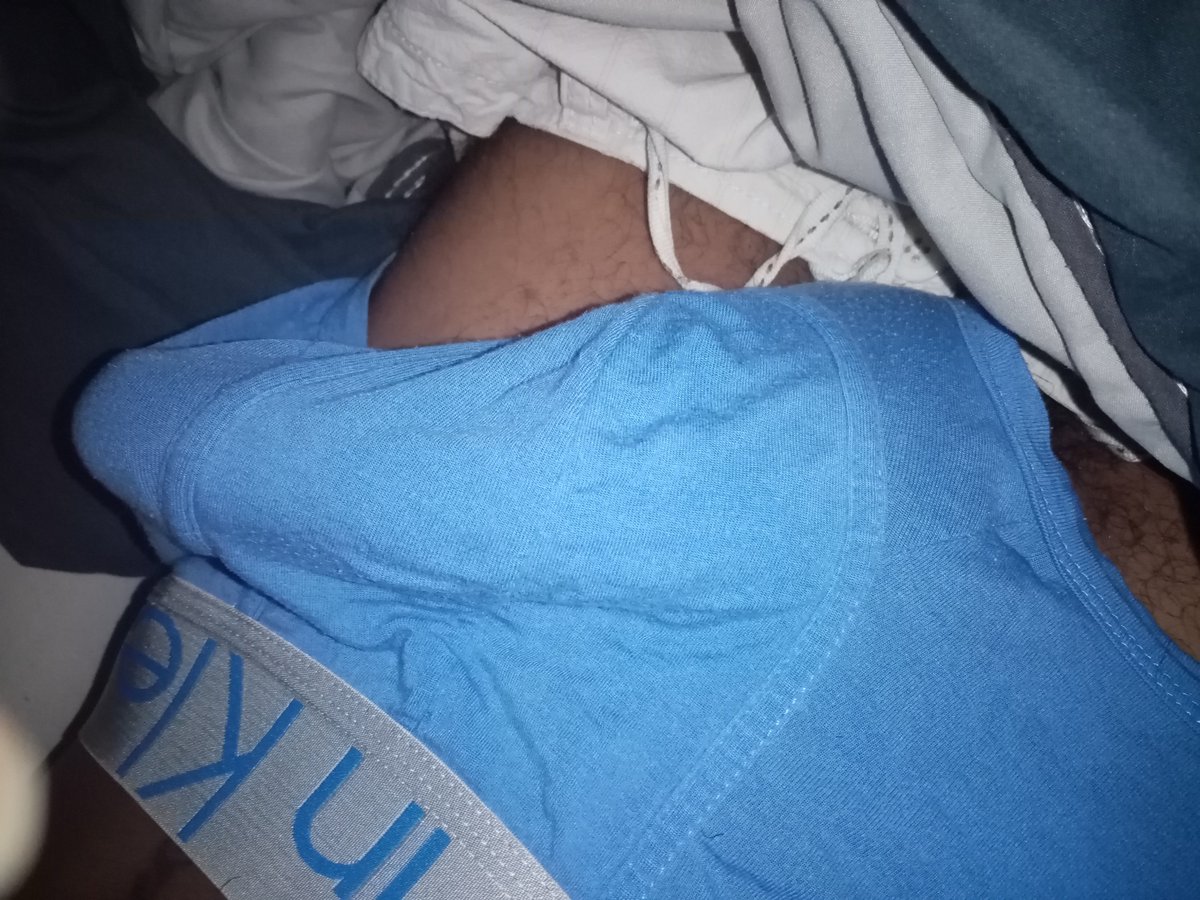 AslanTheLyon's tweet photo. Elle me demande à sortir
Qui veux la voir ? 
🔞🍆🍆🍆
Bien excité ce soir https://t.co/JSTUe2fmzw