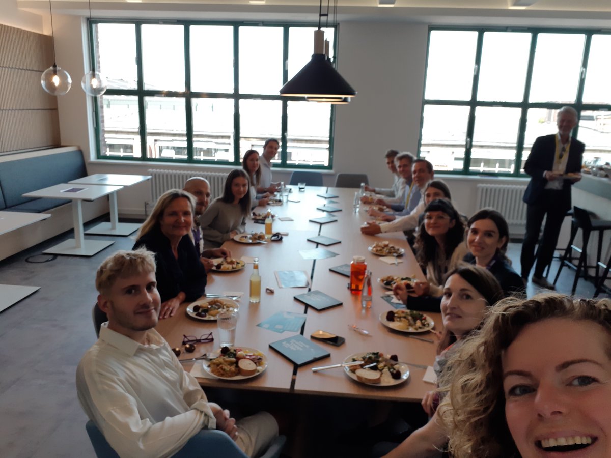 uRyde X Siemens Energy 🚀

Das Siemens Energy Corporate Center wurde vergangene Woche eingeweiht und uRyde war mit dabei!🔝
Wir freuen uns sehr gemeinsam mit #SiemensEnergy eine #nachhaltige und #effiziente Mobilität voranzutreiben! 🛣️