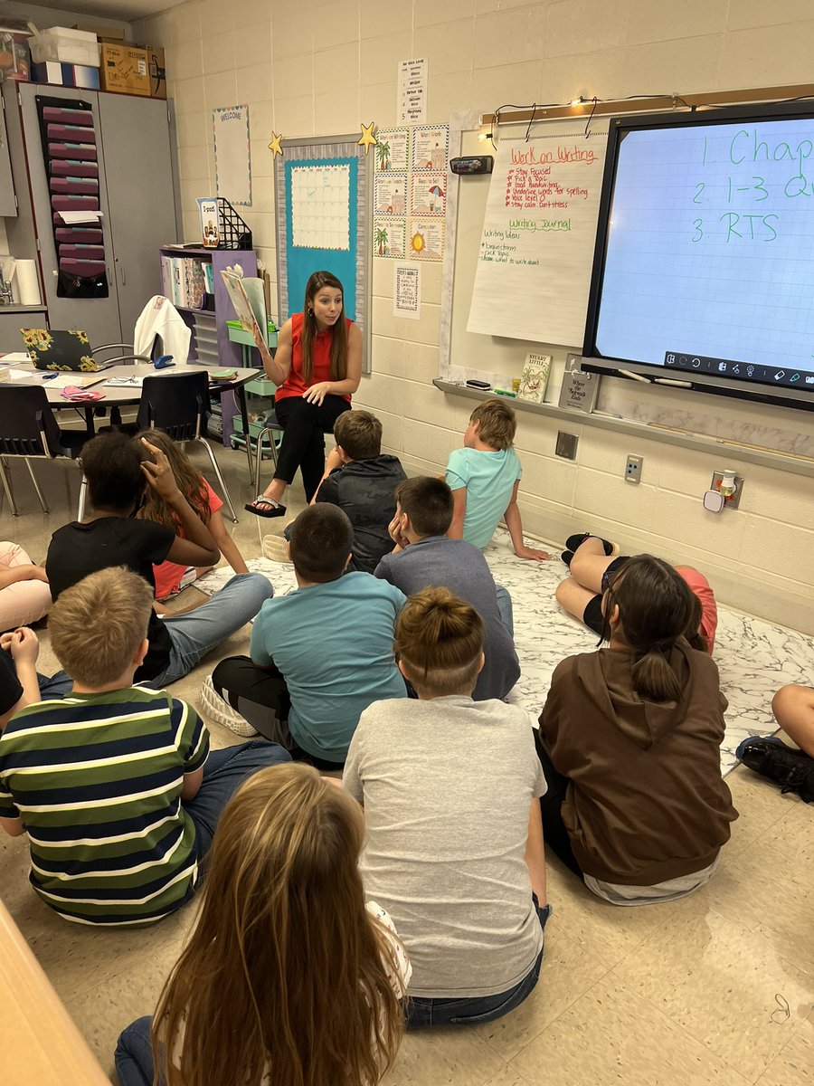My second class loved having <a href="/IPDanaB/">Dana Bailey</a> join us this afternoon! She read “The World Needs Who You Were Made to Be” by Joanna Gaines! They had amazing discussions and loved this story! <a href="/BBCMES/">BBCES</a> <a href="/joannagaines/">Joanna Gaines</a>