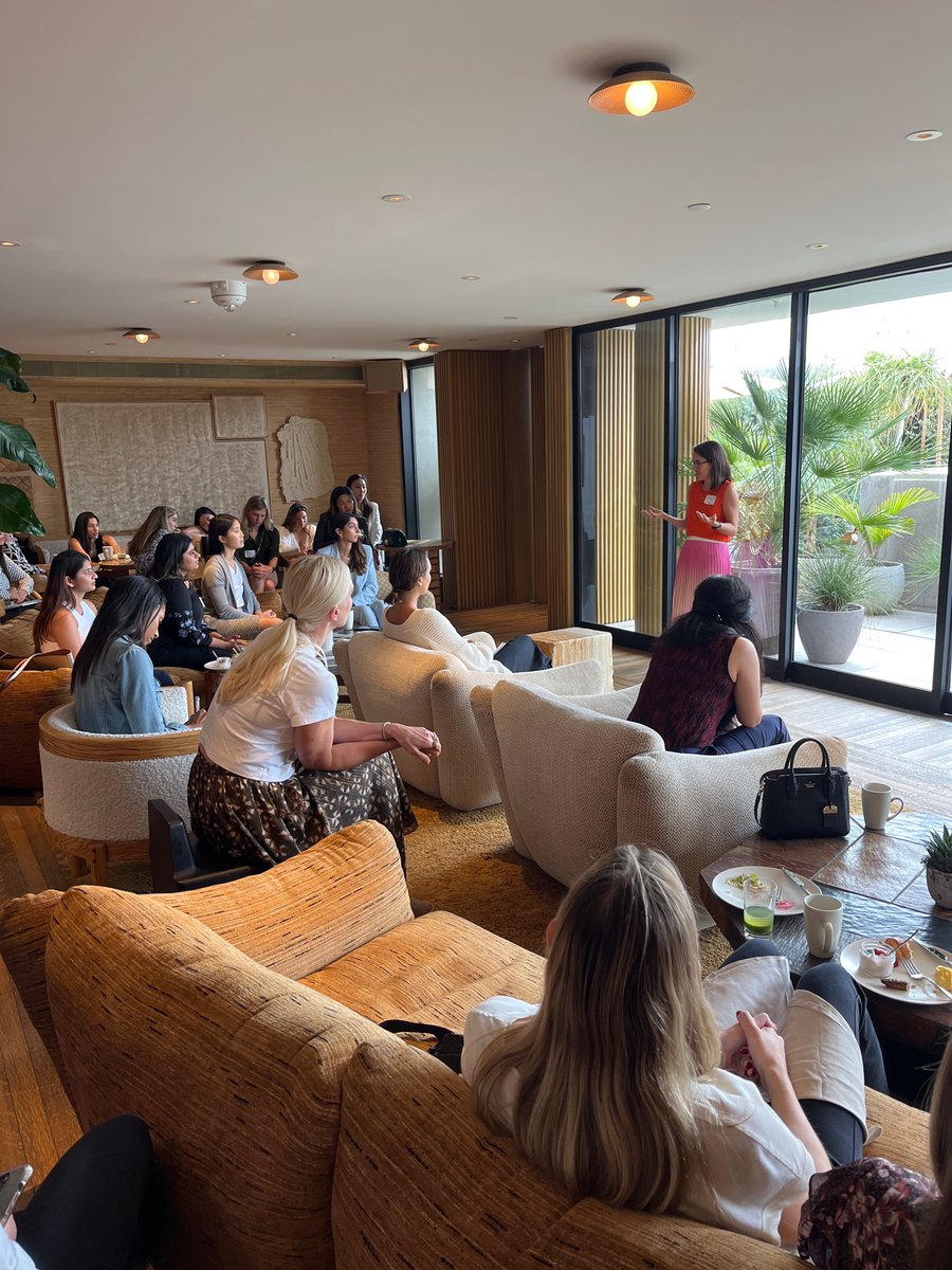 addisonleong's tweet image. Amazing talk with @MarHershenson , some amazing female founders in LA, and @pearvc !!! #LATechWeek #femalefounders #pearvc