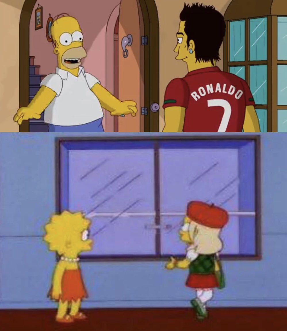 struki's tweet photo. Cristiano #Ronaldo wäre übrigens erst der zweite Character der Bundesliga, der schon einmal in einer #Simpsons Episode verewigt wurde. 

Bisher wurde diese Ehre nur der Meisterschalen-Vitrine des FC Schalke zuteil. https://t.co/uoCoaWgQ3E