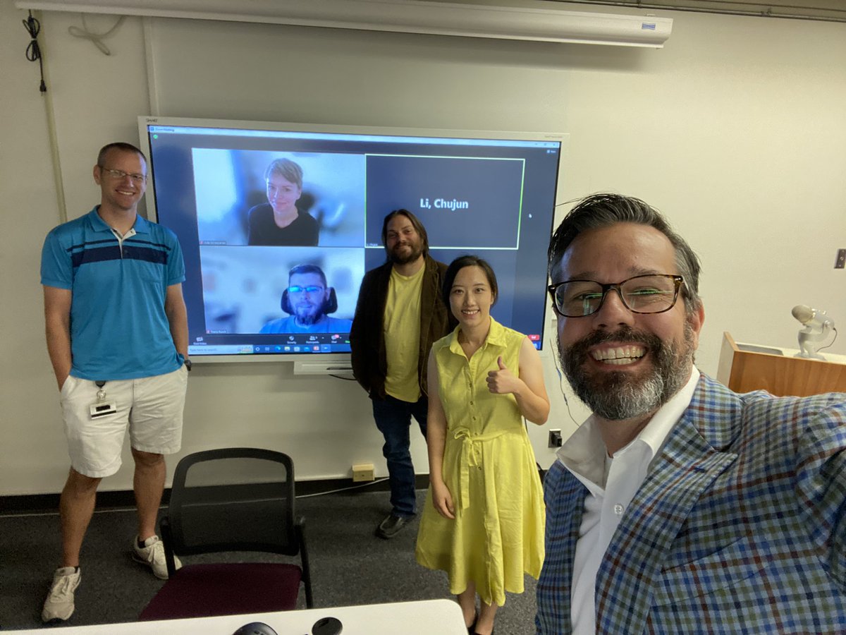 FliesFacility's tweet photo. Congratulations @Chujun89 on successfully defending your PhD exploring thermal biology of #bsf - Dr Chujun Li sounds perfect!! So proud of you :) https://t.co/S5PqIKT3zC