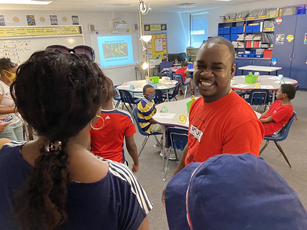 WestridgePRIDE's tweet photo. #pwcsnews #westridgepta Westridge meet and greet in full swing. Lots of excited faces that students and parents meet their teachers for the year. https://t.co/XG6305ggM5