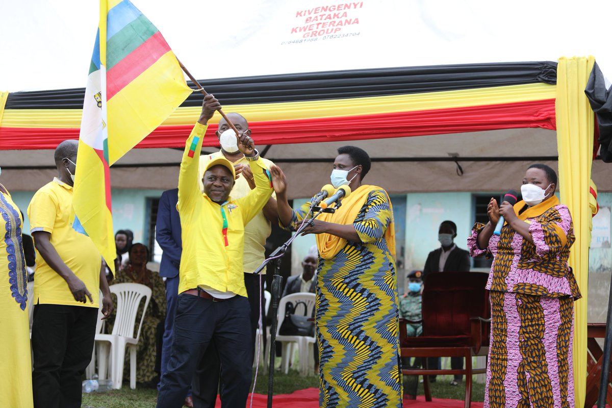 News247Ug's tweet photo. BREAKING:
@NRMOnline's Gideon Mujungu Thembo has won the Busongora South MP seat with 12108 votes. Followed by @NUP_Ug with 6734, @FDCOfficial1 with 5727.
#News247 #Busongora https://t.co/q06nelNLLz