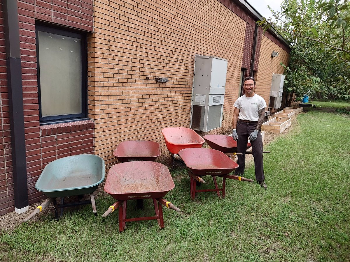loopitupsav's tweet photo. HUGE thank you to @SavannahTree for this awesome donation of wheelbarrows! These will be a great support to the school gardens throughout the district! Almost time for some fall planting! ❤️🌧️🌱☀️🥗🥦 @ShumanScholars @JhcButler @HodgeBears @GadsdenES @ABWilliamsElem1 @SOH_JLowES https://t.co/8XagHyVIXa