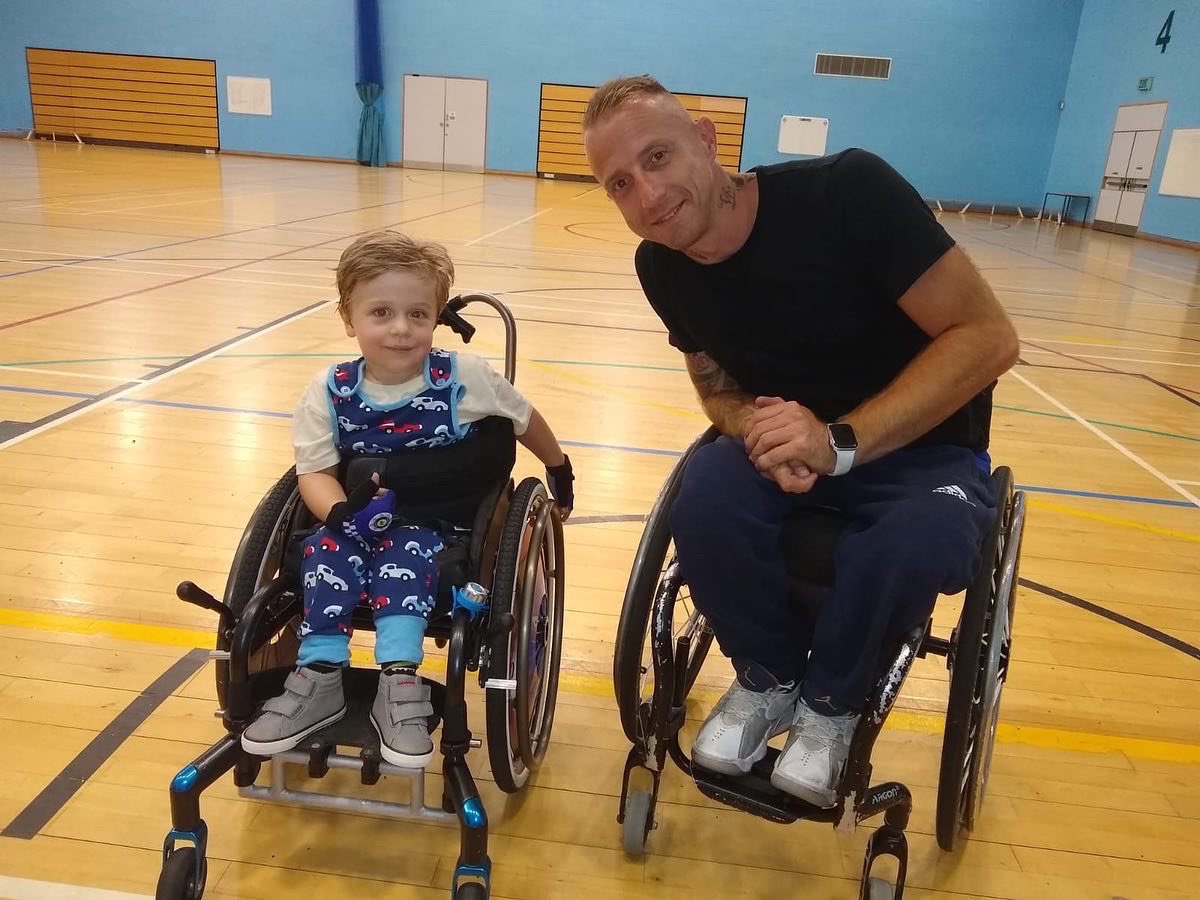 richchiassaro's tweet photo. Meet the newest member to @HarlowWR club. His name is Edwin and he is 4 years old  and yesterday he was showing me and Alex his skills in the hall as we couldn’t get on the track 🌩 https://t.co/GSesESafVE