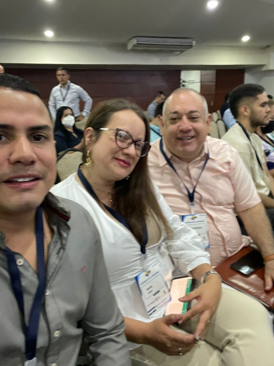 Asobares's tweet photo. Nuestra Presidenta Nacional @adrianaplatasan y Capítulo @AsobaresNS acompañan al Gobierno Nacional y respaldan el #AcuerdodelaFrontera entre Colombia y Venezuela. Avances que fortalecerán el turismo, la economía nocturna, el comercio binacional con legalidad. https://t.co/JwaXcdgH7m