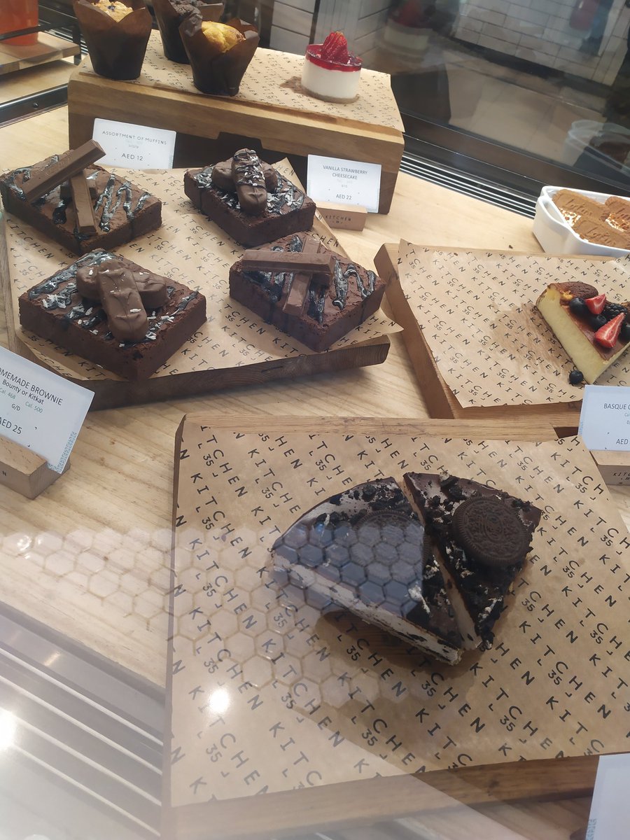 zaheeruddinzain's tweet photo. #dubai food Court https://t.co/jKfmeeqSv7