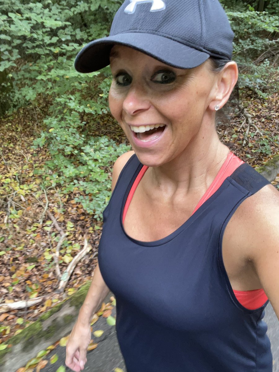 tash_compton's tweet photo. My return to running went well, whilst @The_RE_LE and George walked to meet me….just in case I piled in 🤣 #C25K #RunMummyRun #Postpartum #StartRunningStayRunning #Strava #Garmin https://t.co/xxK0G9mdv8