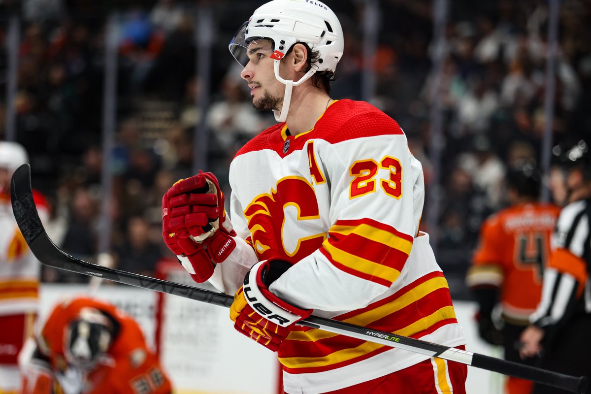 CofRedCentral's tweet photo. Thank you Mony. You were the first piece of the post-Iginla era of the #Flames. You made us all proud. Best wishes to you going forward. 

#ThankYouMony https://t.co/UetmzxZDqy
