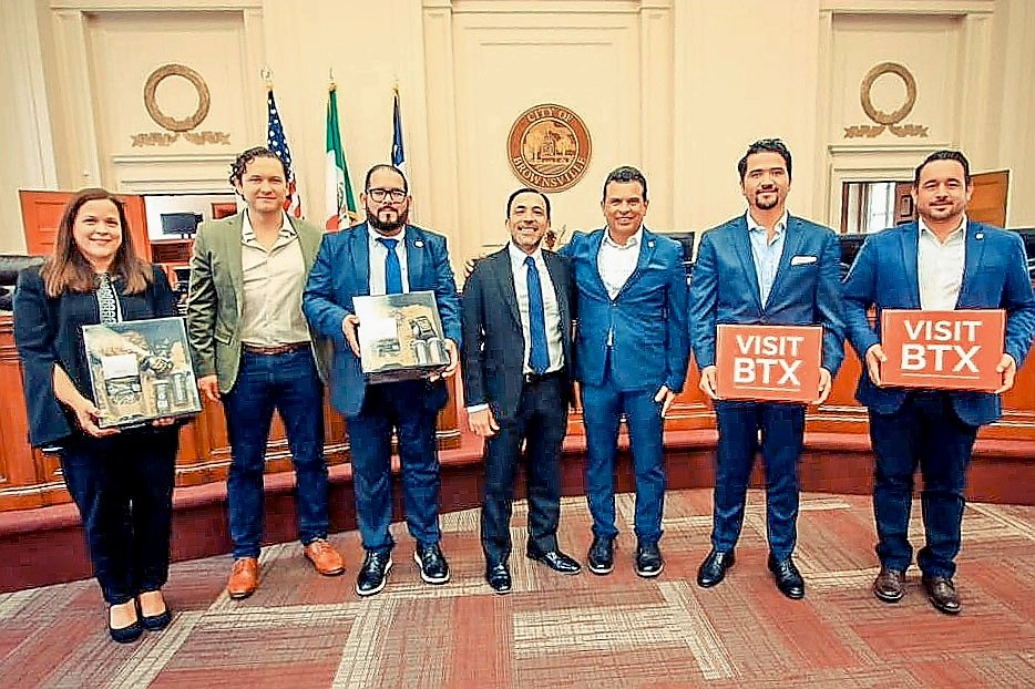 mariocancino01's tweet photo. #BasedeDatos Intensa gira del alcalde @SoyLaloGattas en #Texas buscando intercambio comercial y turístico para el crecimiento de #CdVictoria, acompañado del Srio de Desarrollo Económico mpal Jorge Bello Méndez y @JorgeTorresGarz Jefe del Depto de Turismo del @Gob_Victoria +inf ⤵️ https://t.co/8naqBOeyd7
