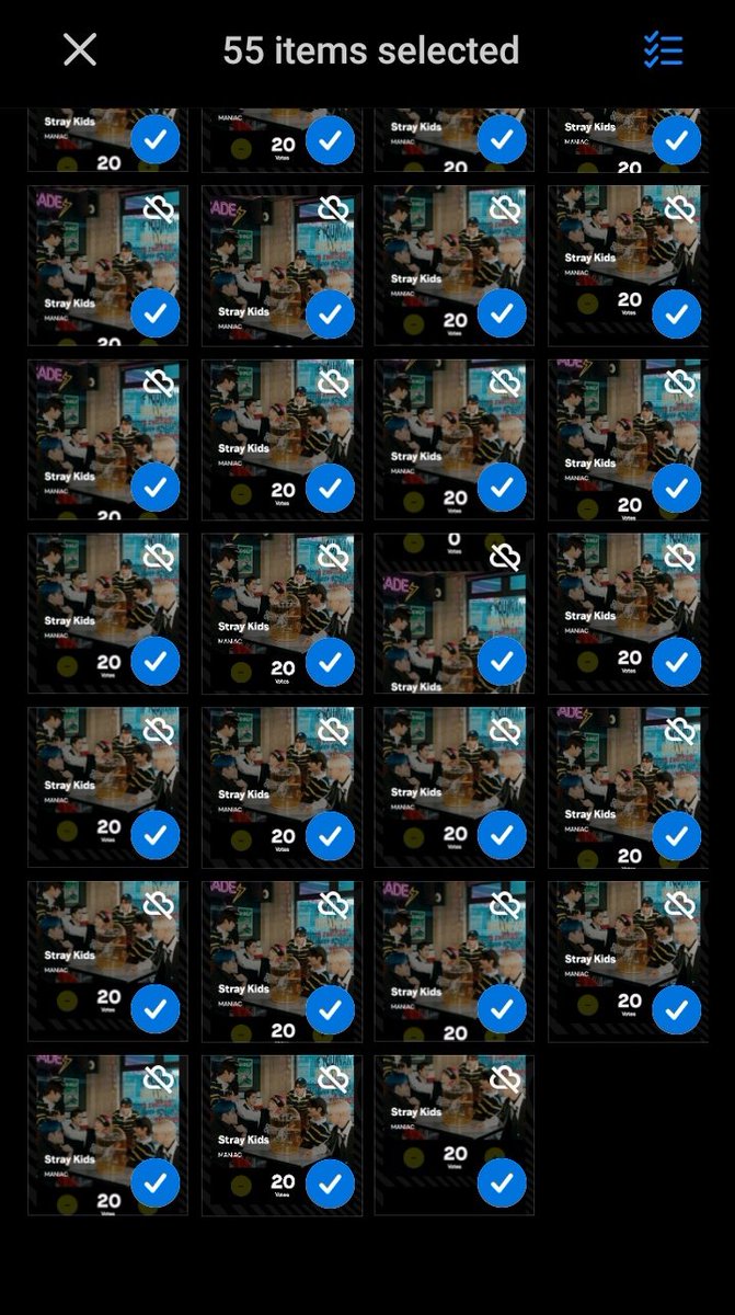 BlueLightBlue1's tweet photo. 1,100 Votes on MTV VMA Best K-Pop

The winner is #StrayKids

Congratulations 🎈💗

Stream Time out 🐟🏖️🌊 https://t.co/eENwLpGo7R