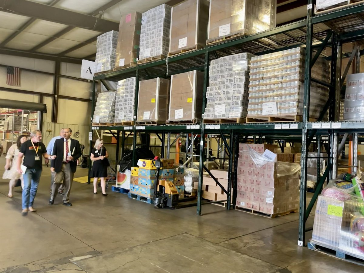 JohnBoozman's tweet photo. The #BustingMyBudget tour is rolling on. Day 3 started with a visit to @nwafoodbank to hear how inflation, supply chain disruptions and high energy prices are impacting its ability to serve those in need, who are also really hurting but can least afford it. https://t.co/2JMI9drWpy