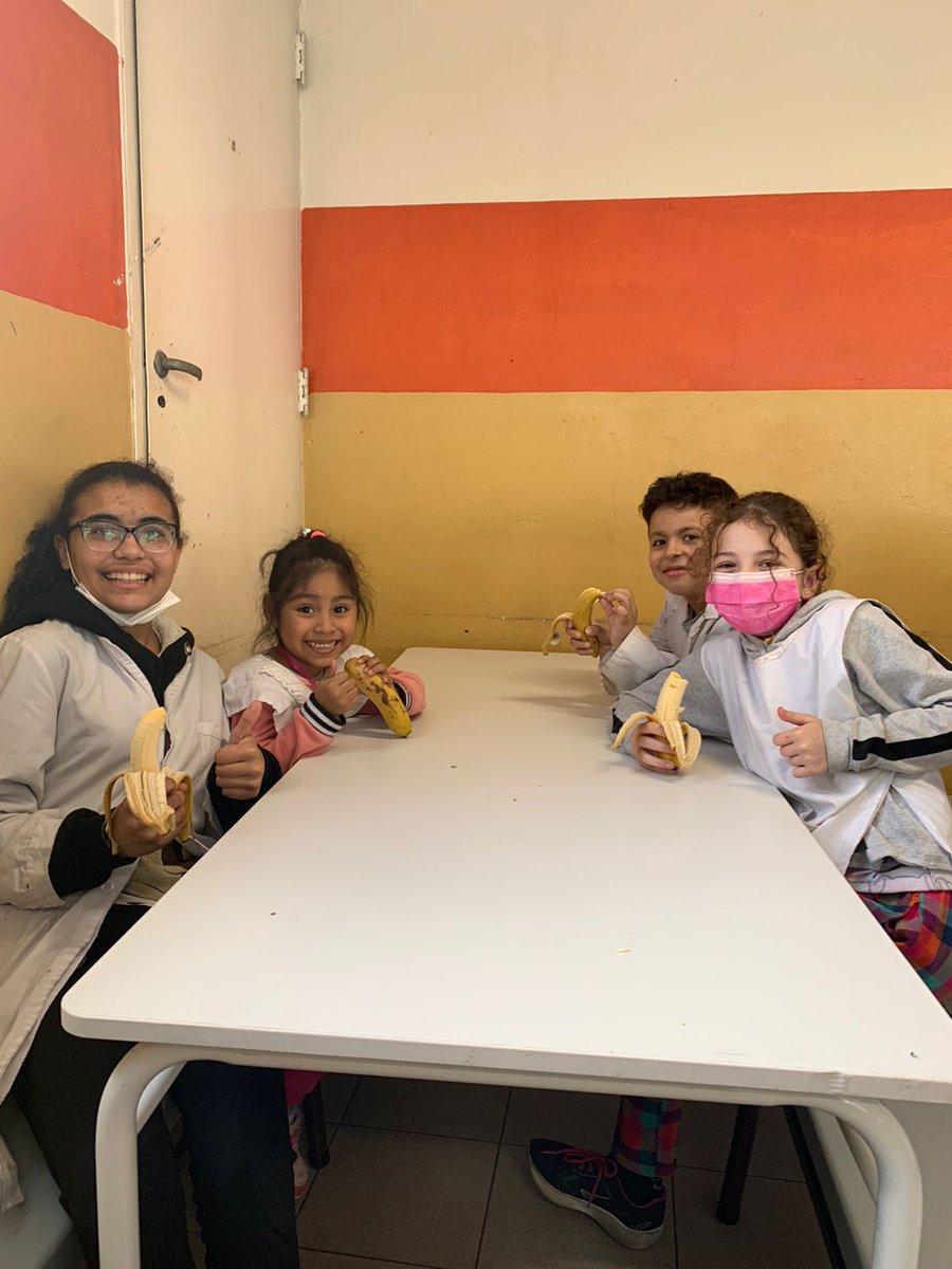DeliveryAsc's tweet photo. Our team in LatAm met with @BuenosAires’s Ministry of Education as they replicate an idea from @BloombergDotOrg's Mayors Challenge, to improve the health habits of over 5,000 students. At one of the replicating schools, the team shared how our work delivers impact to residents!👏 https://t.co/YC20HINUiH