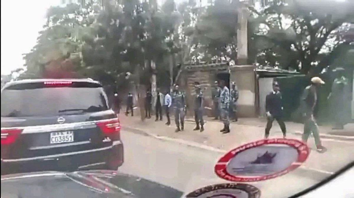 AbretPro's tweet photo. መንግስት በሀይል ከሙስሊሞች በሀይል ነጥቆ ለዘረኛ ፖለቲከኞች የሰጠውን የሙስሊሙን ተቋም ለሀይማኖት አባቶች ይመለስ
#article11
#አንቀፅ11_ይከበር

@AbiyAhmedAli 
@suliemanabdela7 
@fanatelevision 
@prosperity2022 
@NatnaelMekonne7 
@NAMA_at_ABIN 
@AbrarSuleiman https://t.co/IC71wVVAgN