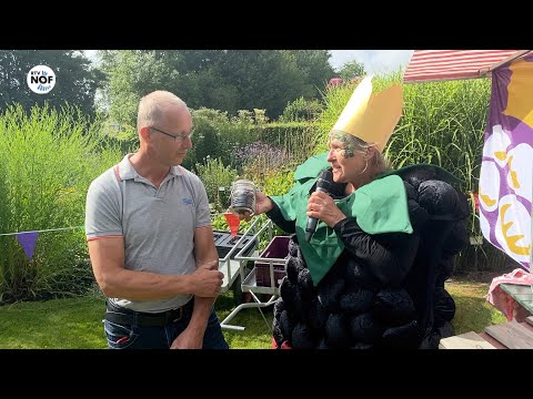 RTVNOF's tweet photo. VIDEO: Wupke Wâldpyk overhandigd eerste bramen van het seizoen - https://t.co/aP24XzmVWc https://t.co/eu9TSqbwxB