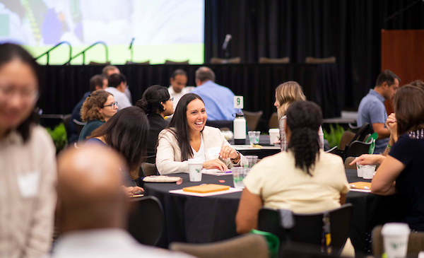 UNTFacSuccess's tweet photo. We had a blast meeting the newest members of our #UNT faculty! Thanks again to all our campus partners who helped make this year’s New Faculty Orientation a success. It’s going to be a great year! 💚🤍 #NewFacultyUNT https://t.co/VEIujOsZXL