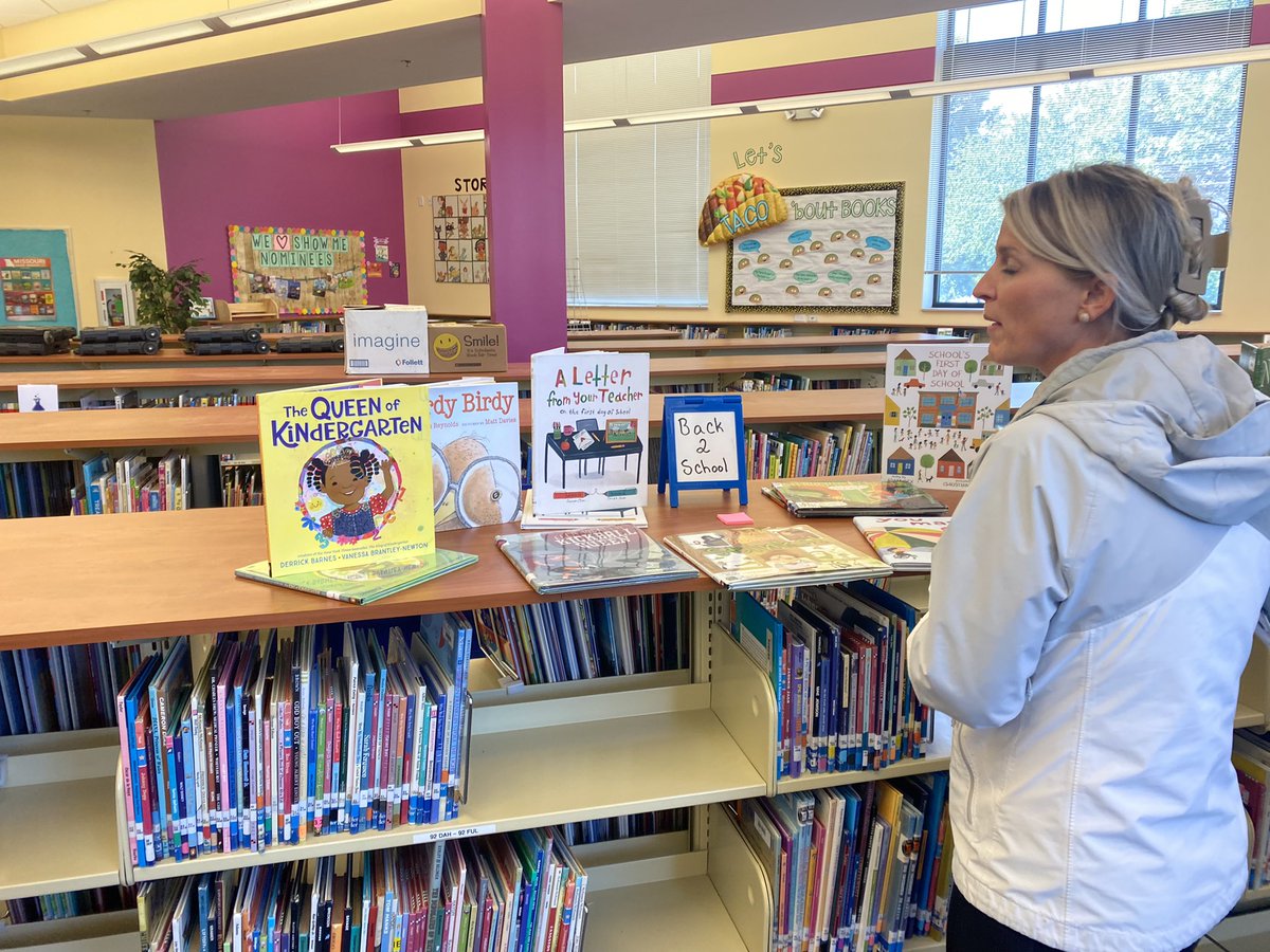 lizzy_malloy's tweet photo. Shoutout to @Henderson_LC  for an awesome breakout on new read alouds💚 #loveteachinspire @limbohr @slsides18 #eaglepride https://t.co/F8vNs2akJ3