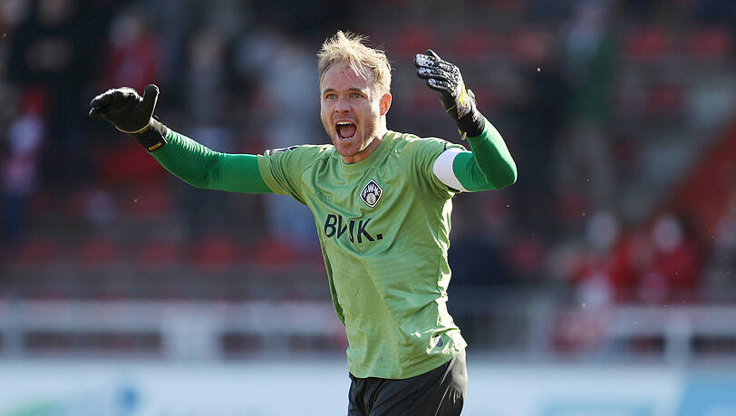 SorareAustria's tweet photo. #Bonmann is the best player in the first half. Some good saves and showing confidence.
#Vizinger as 10 looks ok, I hope they'll find some good combos in second half.
Wolfsberger is leading 0-1 thanks to #Baribo !
#MFKWAC #Sorare https://t.co/9tqG3nQUfm