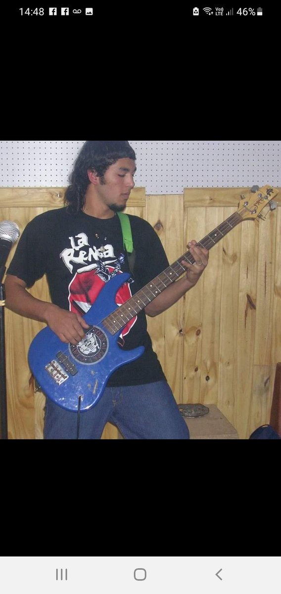gustavoSuarez73's tweet photo. @todopasa1043 #fuirolinga
Ensayando con mi banda de garage #NaturalezaPura Rock and roll #elartedelbuencharlar https://t.co/Z8GFEjqeUN
