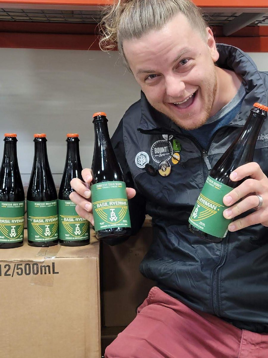 BountyBev's tweet photo. New bottles of @TNBrewWorks Basil Ryeman lookin' super slick! 😍🍻
#betterbeerbrigade #bountybev #craftbeer #nashville #finelytuned #drinklocal #tnbrewworks https://t.co/t6WDQs2tu2