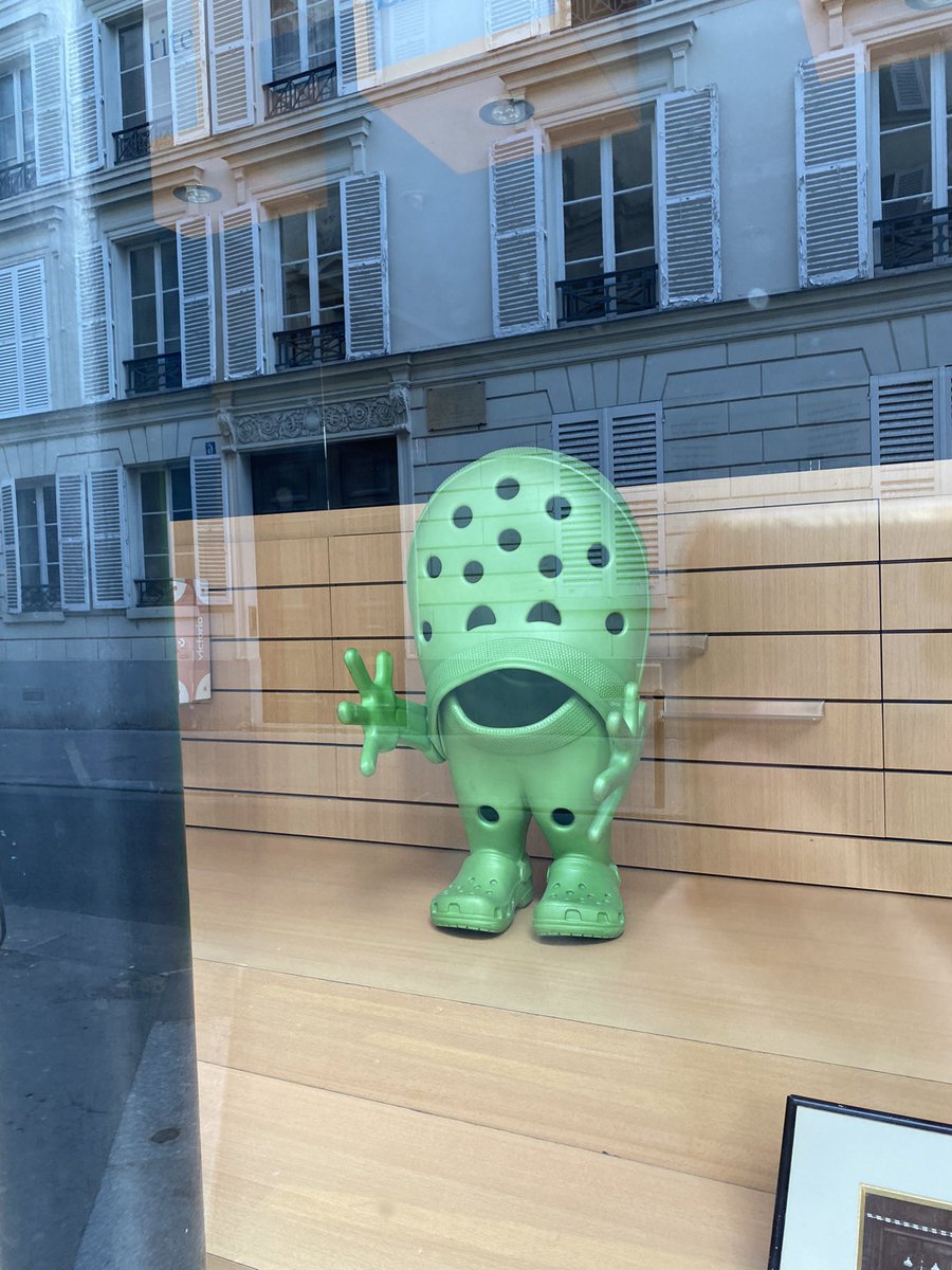 Nayomi (with a y) tweet media