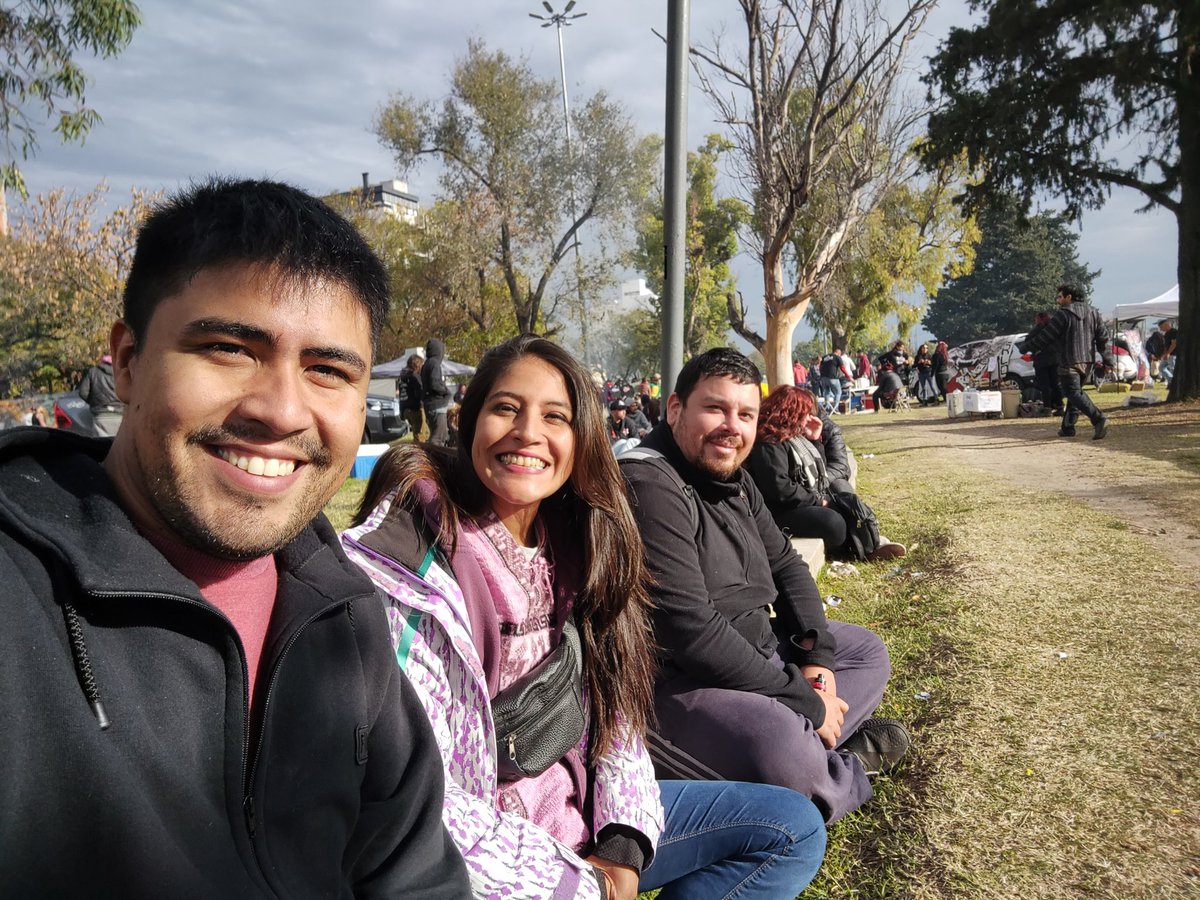 gabbiotasanchez's tweet photo. #fuirolinga @todopasa1043
Último banquete de la renga en la plata! Este año... https://t.co/uJBfIzsJVu